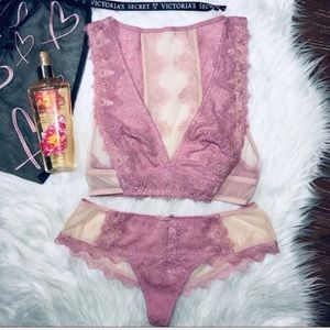 ✨NWT XS Victoria’s Secret Bralette & S Panty✨